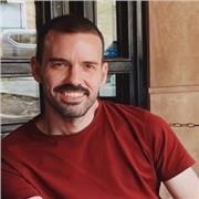Profesor de lengua castellana, escritura creativa, latín, literatura, filosofía y sociología